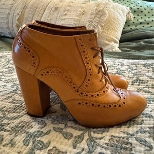 Rocco P soft leather Lace-Up pumps